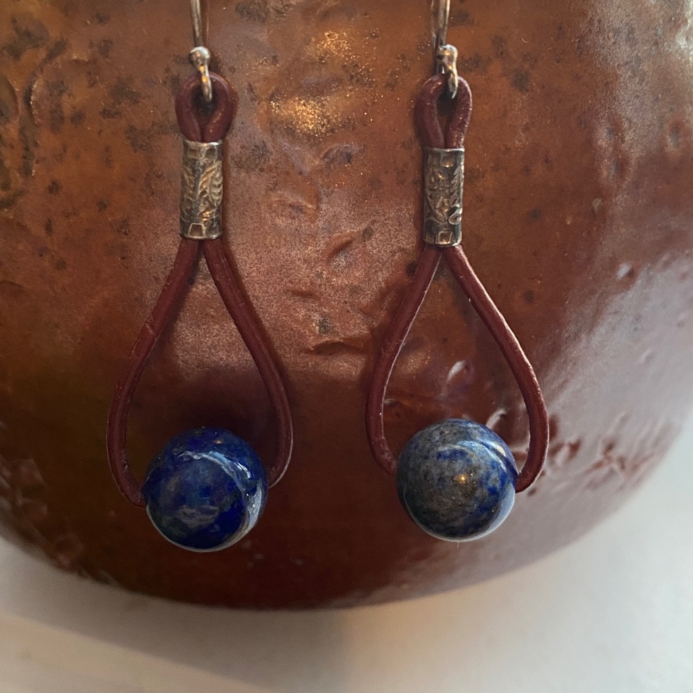 Leather and lapis earrings - Picture 3 of 3